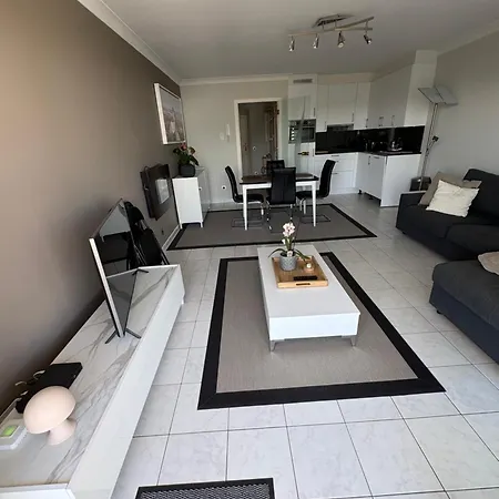 Aan Zee In Met Garage En 2 Slaapkamers * Nieuwpoort